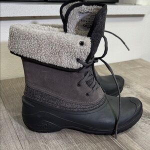 The North Face Women's Black and Brown Winter Boots